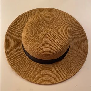 Flat brim straw hat